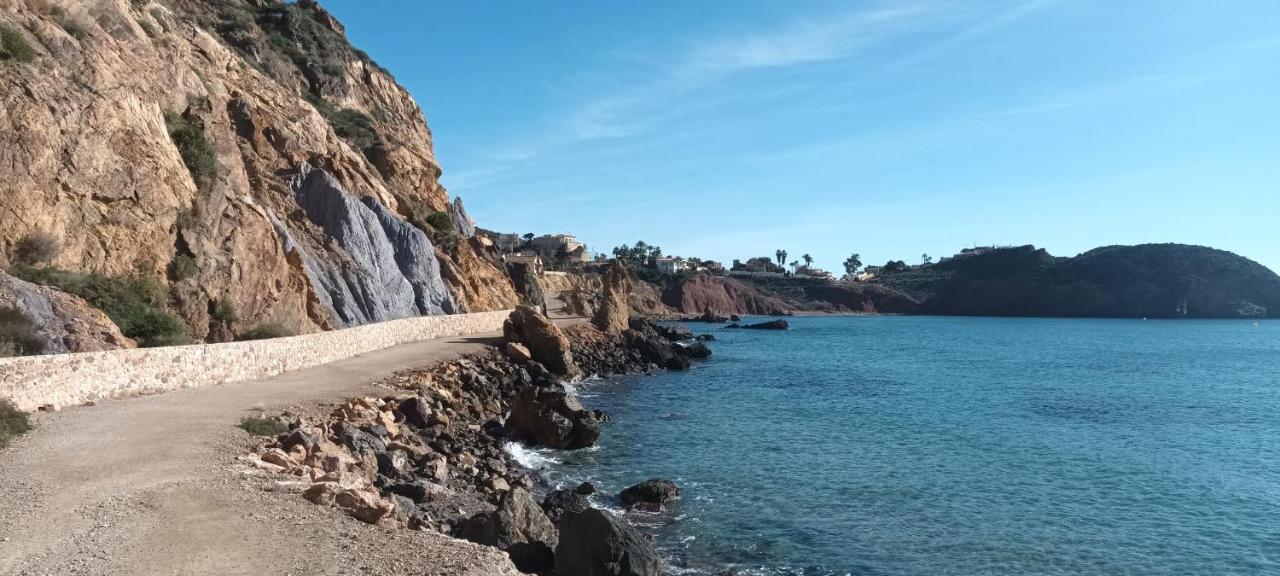 Sunrise Den, A Pie De Playa, Vista Al Mar Y Piscina *