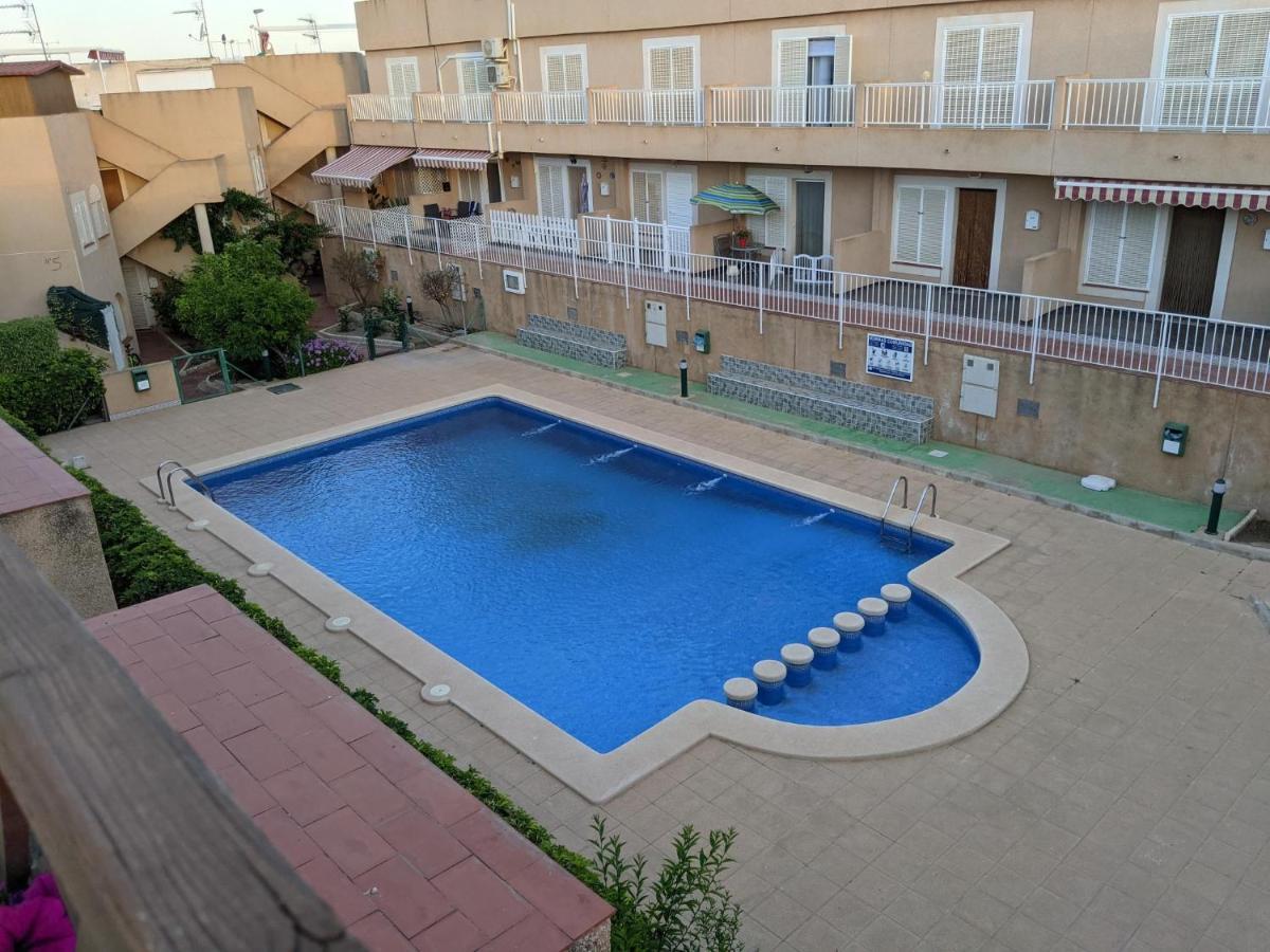 Sunrise Den, A Pie De Playa, Vista Al Mar Y Piscina Villa