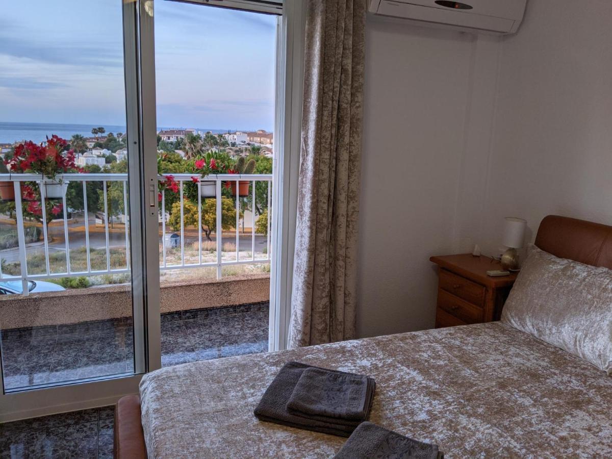 Sunrise Den, A Pie De Playa, Vista Al Mar Y Piscina
